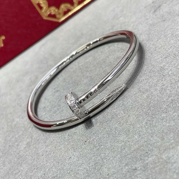 🌟New Gold Plated Over Stainless Steel Nail Clou Bracelet - Picture 7 of 12